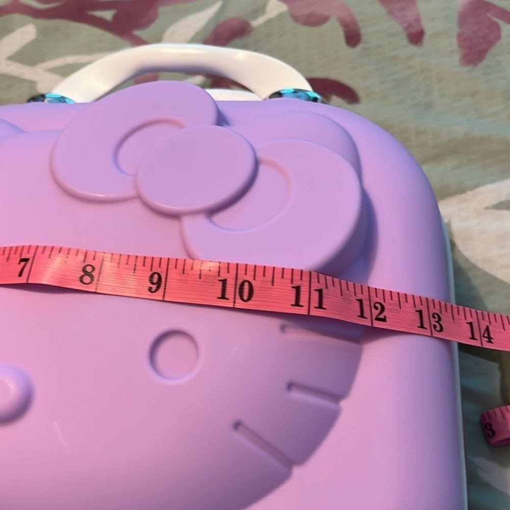 Hello Kitty cosmetic train case - Picture 4 of 6